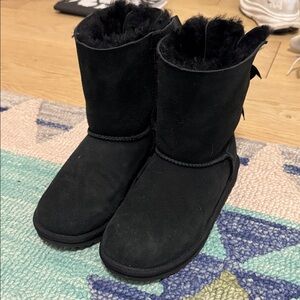 Kids bow UGG boots!